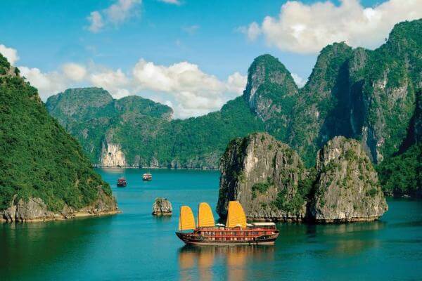 Ha Long Bay Vietnam day tour